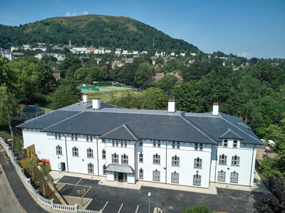 Windsor Court image 17